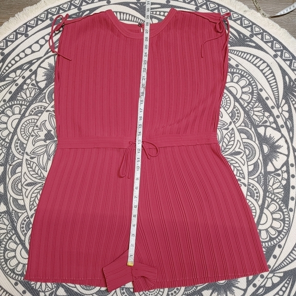 CLUB Monaco Viga Romper Size 4 - Picture 13 of 16